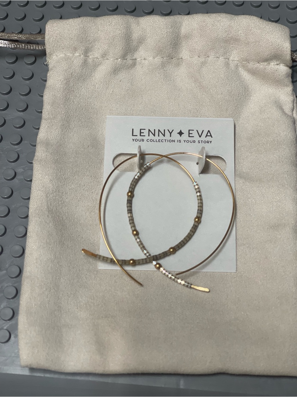 Lenny & Eva Gold Hoop Earrings with Beige Seed Beads